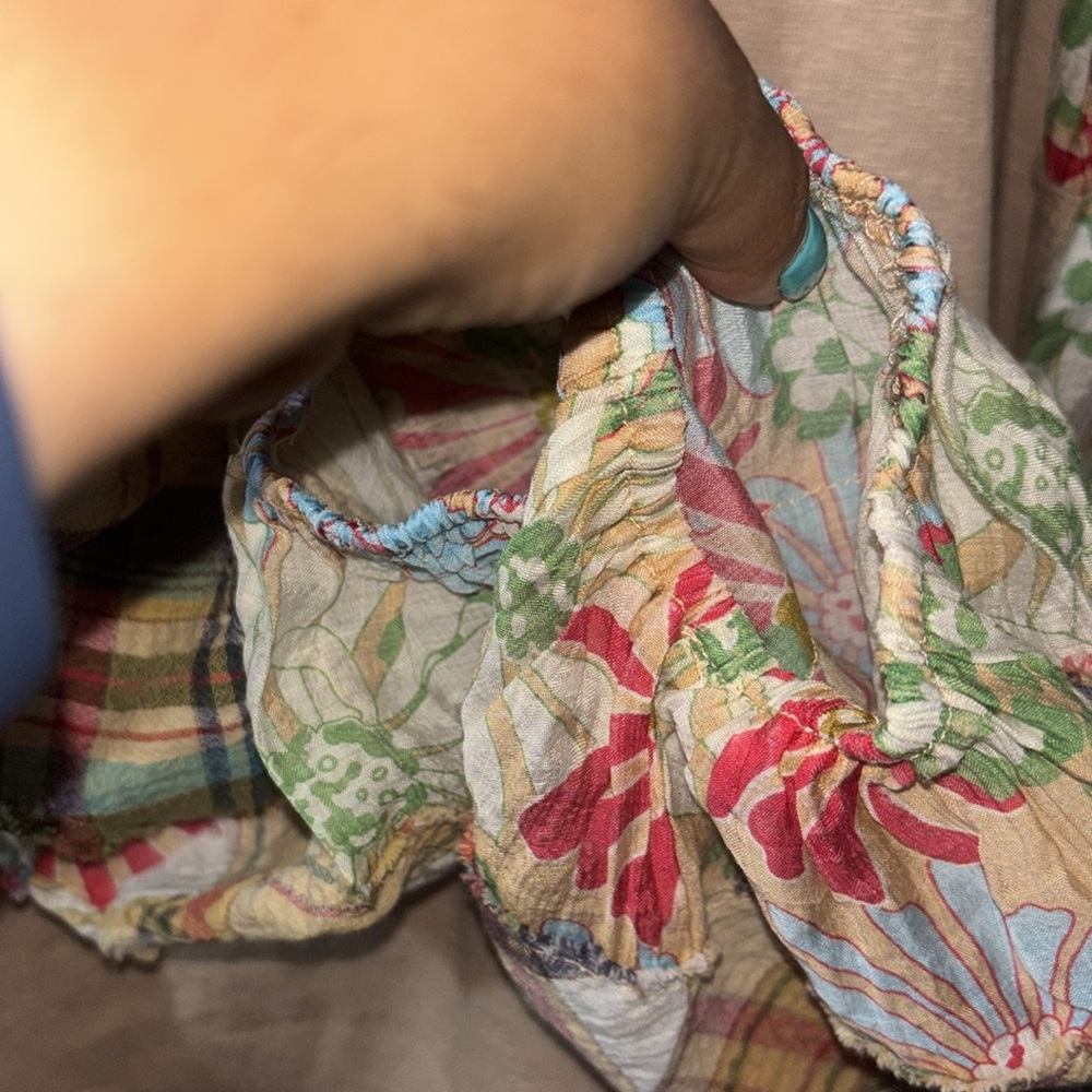 Easel Tan Top with Multicolor Sleeves - Picture 5 of 8